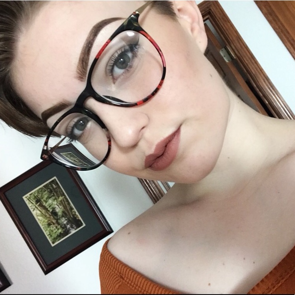Meet your Posher, Charise
